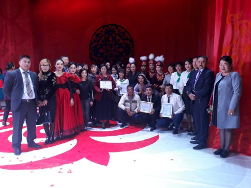 "Ааламга кеткен жол айыл мектептеринен башталат" кароо сынагында мектеп командасы Гран-прини алып келди